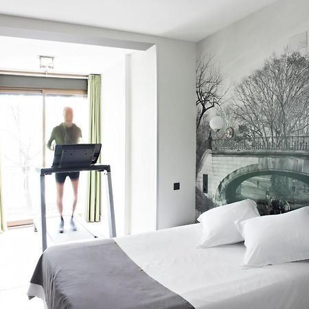 Hospedium Hostal Un Punto Chic Huesca Quarto foto